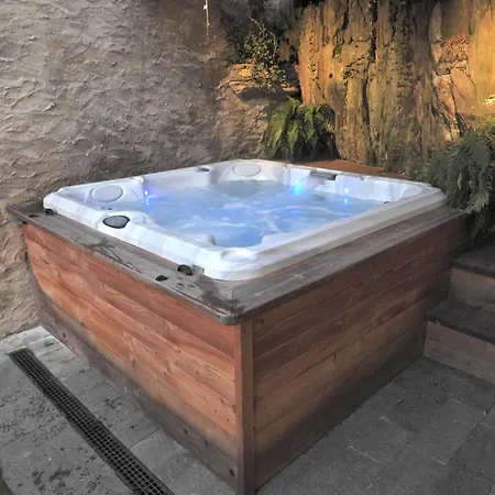 Апартаменты Scalotta - Wonderful Terrace And Mounts View Jacuzzi & Дервио