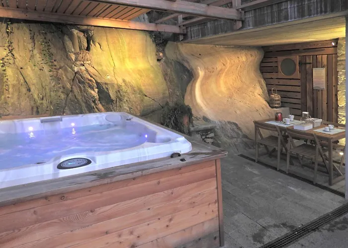 Scalotta - Wonderful Terrace And Mounts View Jacuzzi & Апартаменты *