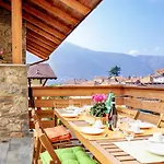 Scalotta - Wonderful Terrace And Mounts View Jacuzzi & דירה