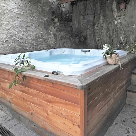 Scalotta - Wonderful Terrace And Mounts View Jacuzzi & アパート